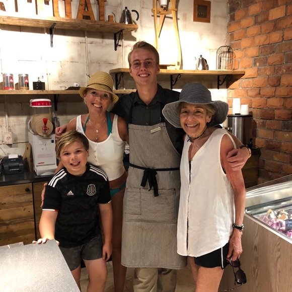 Meet your Posher, Julie - Picture 17 of 17